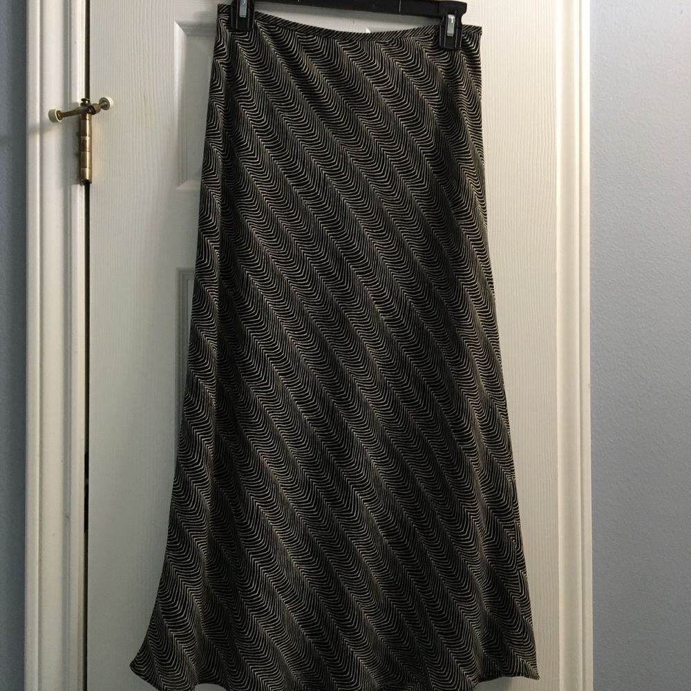 Ann Taylor black and white skirt
